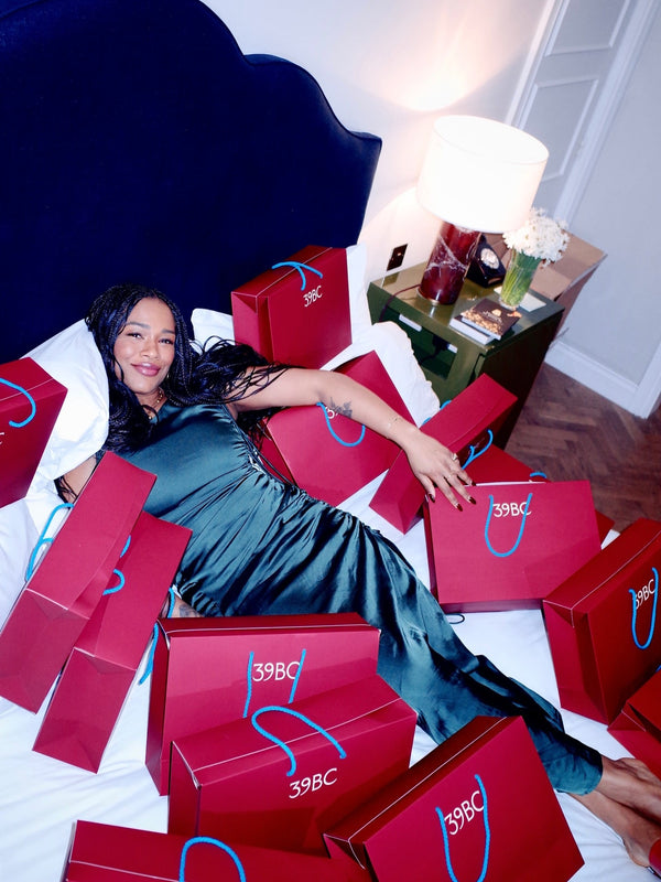 THE ART OF GIFTING